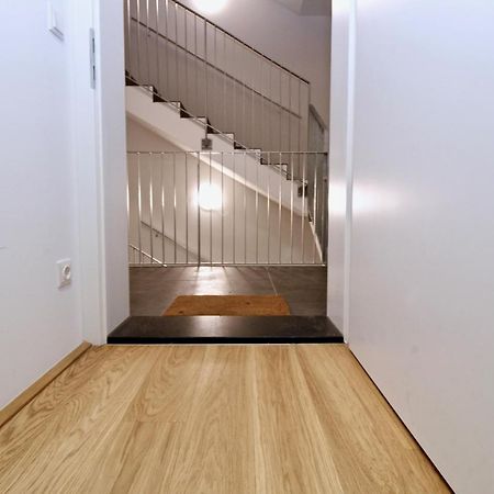 Balcony/Pool/Free Parking Garage Studio Вена Экстерьер фото