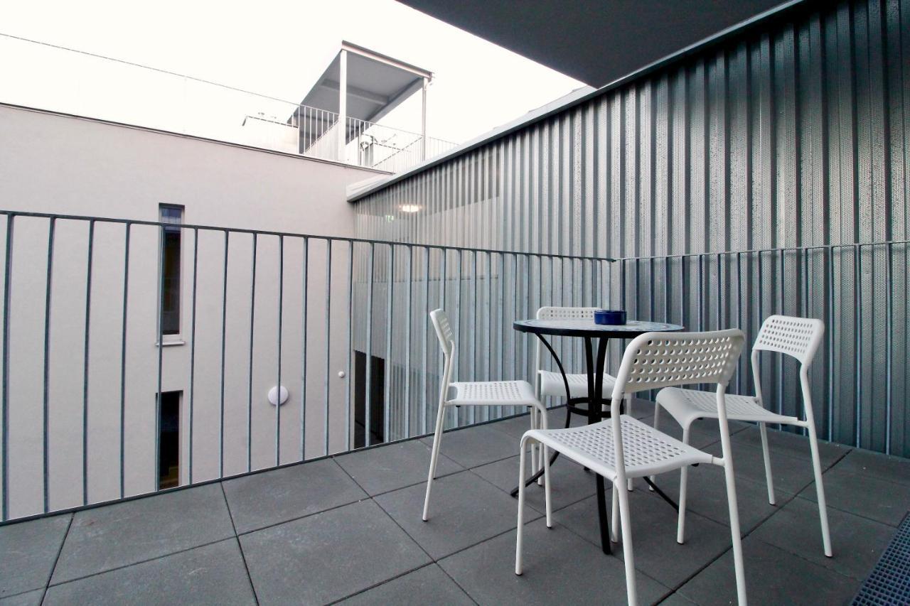 Balcony/Pool/Free Parking Garage Studio Вена Экстерьер фото