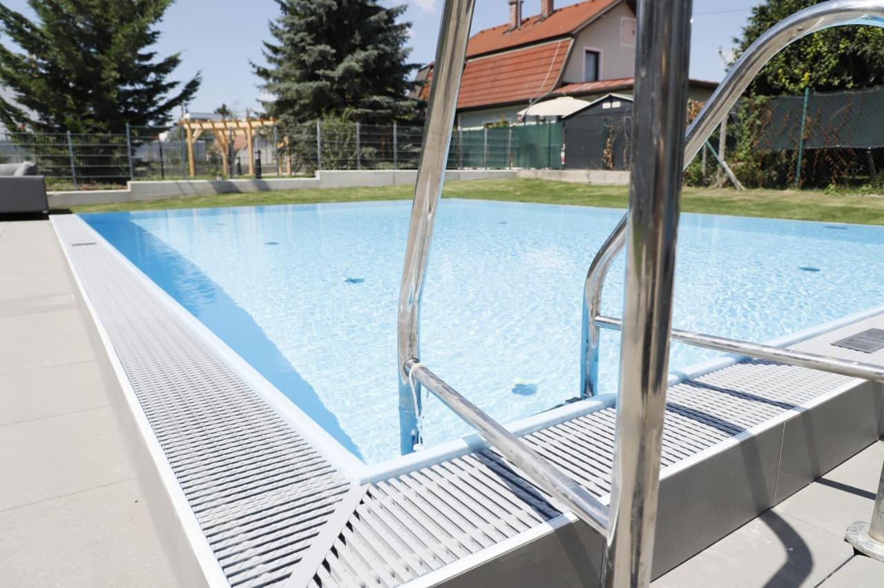 Balcony/Pool/Free Parking Garage Studio Вена Экстерьер фото