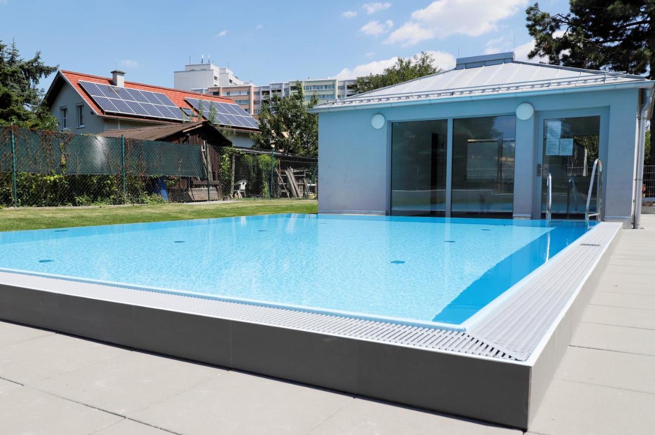 Balcony/Pool/Free Parking Garage Studio Вена Экстерьер фото